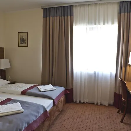 Ivbergs Messe Nord Hotel 3*