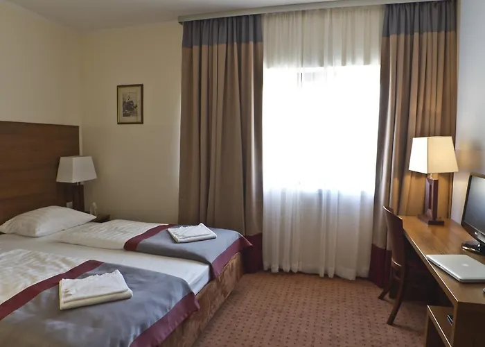 Ivbergs Messe Nord Hotel 3*