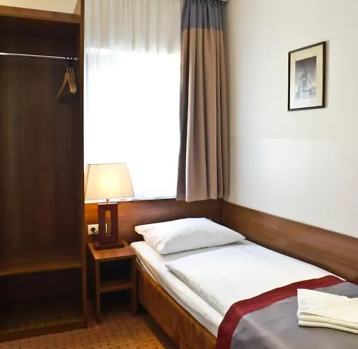 Ivbergs Messe Nord Hotel 3*